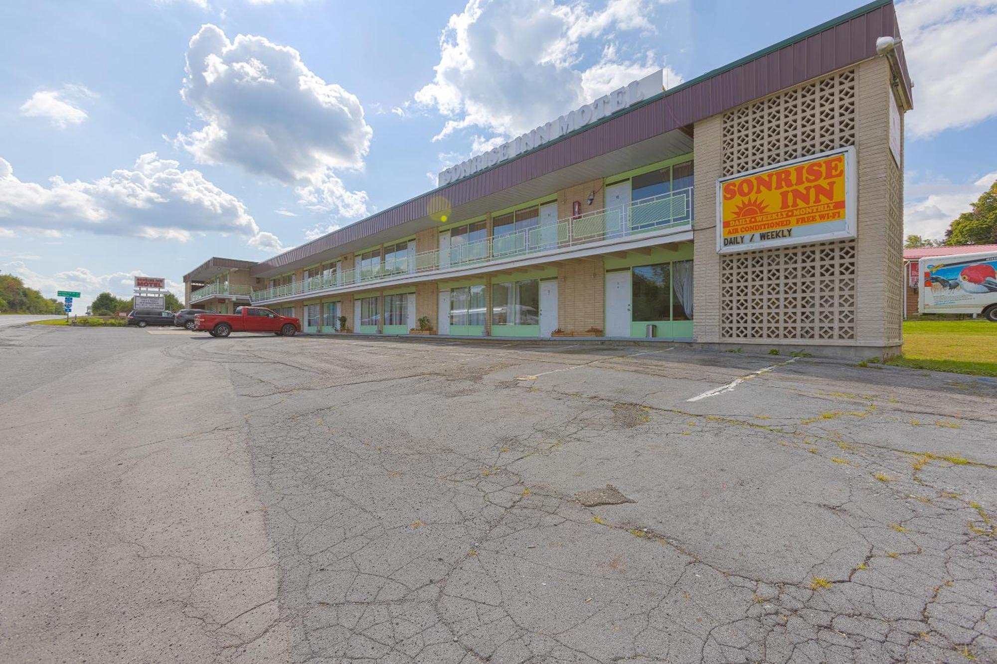 Sonrise Inn Lincoln Hwy By Oyo Breezewood Exterior photo