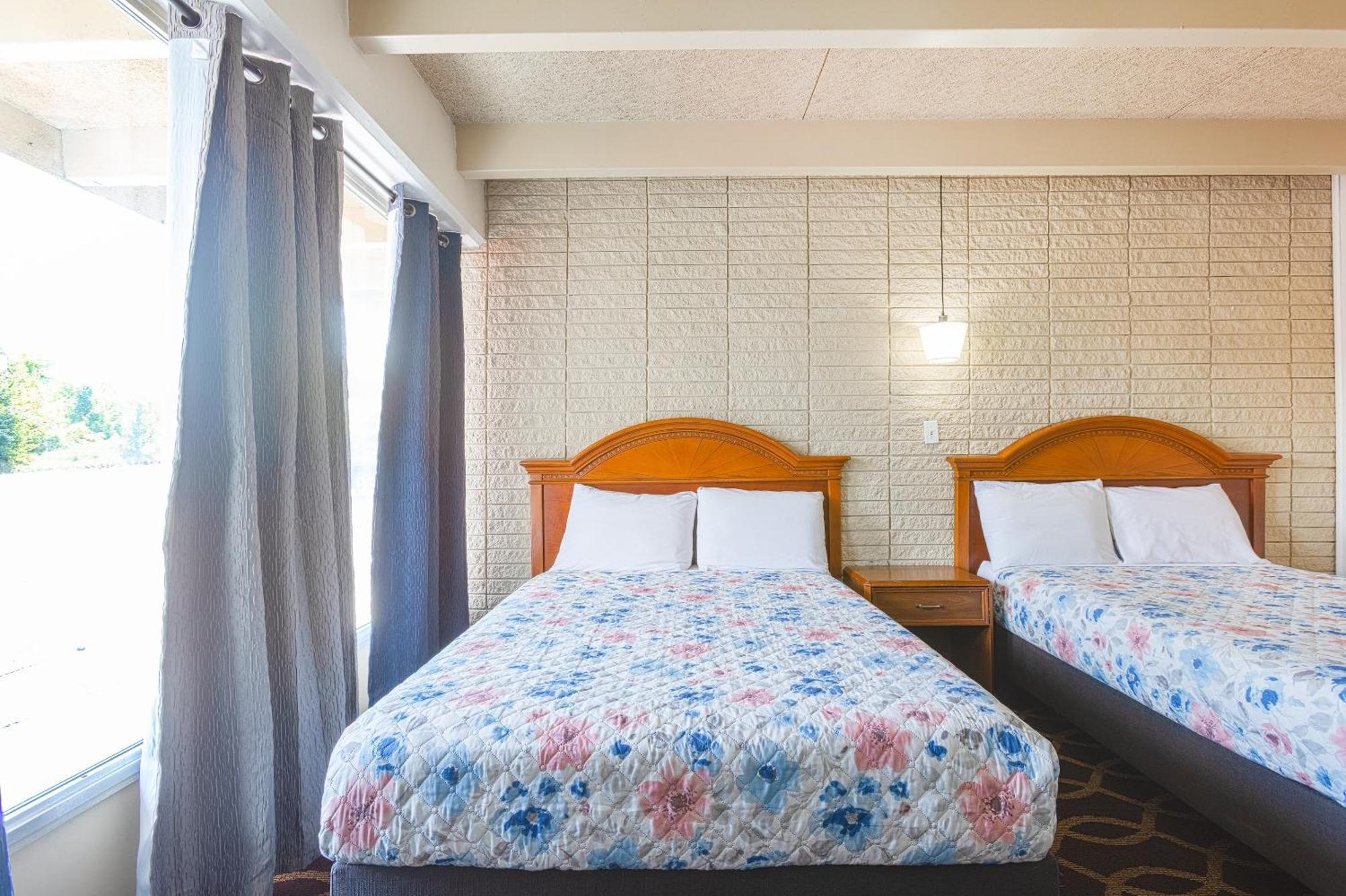 Sonrise Inn Lincoln Hwy By Oyo Breezewood Exterior photo