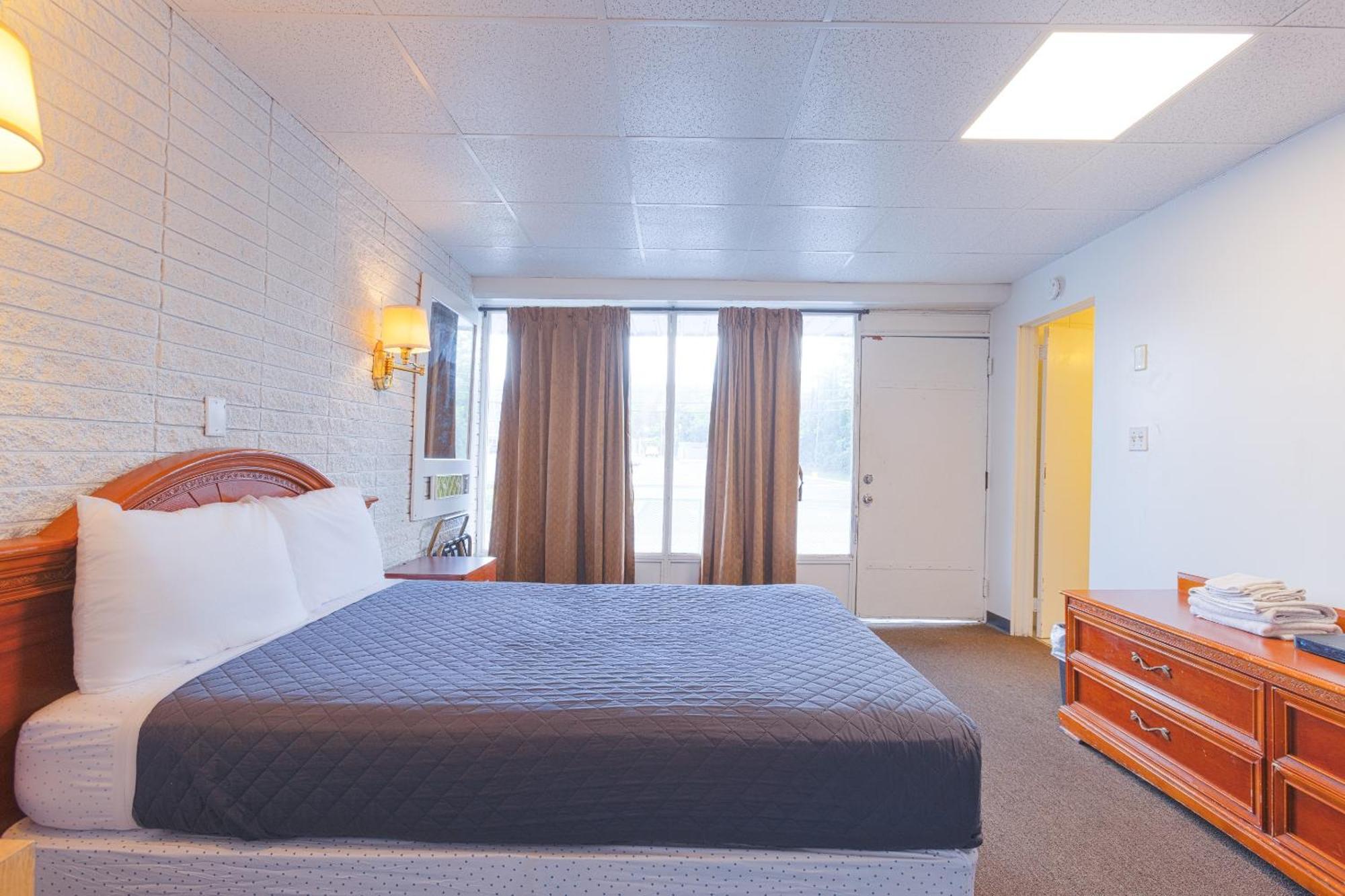 Sonrise Inn Lincoln Hwy By Oyo Breezewood Exterior photo