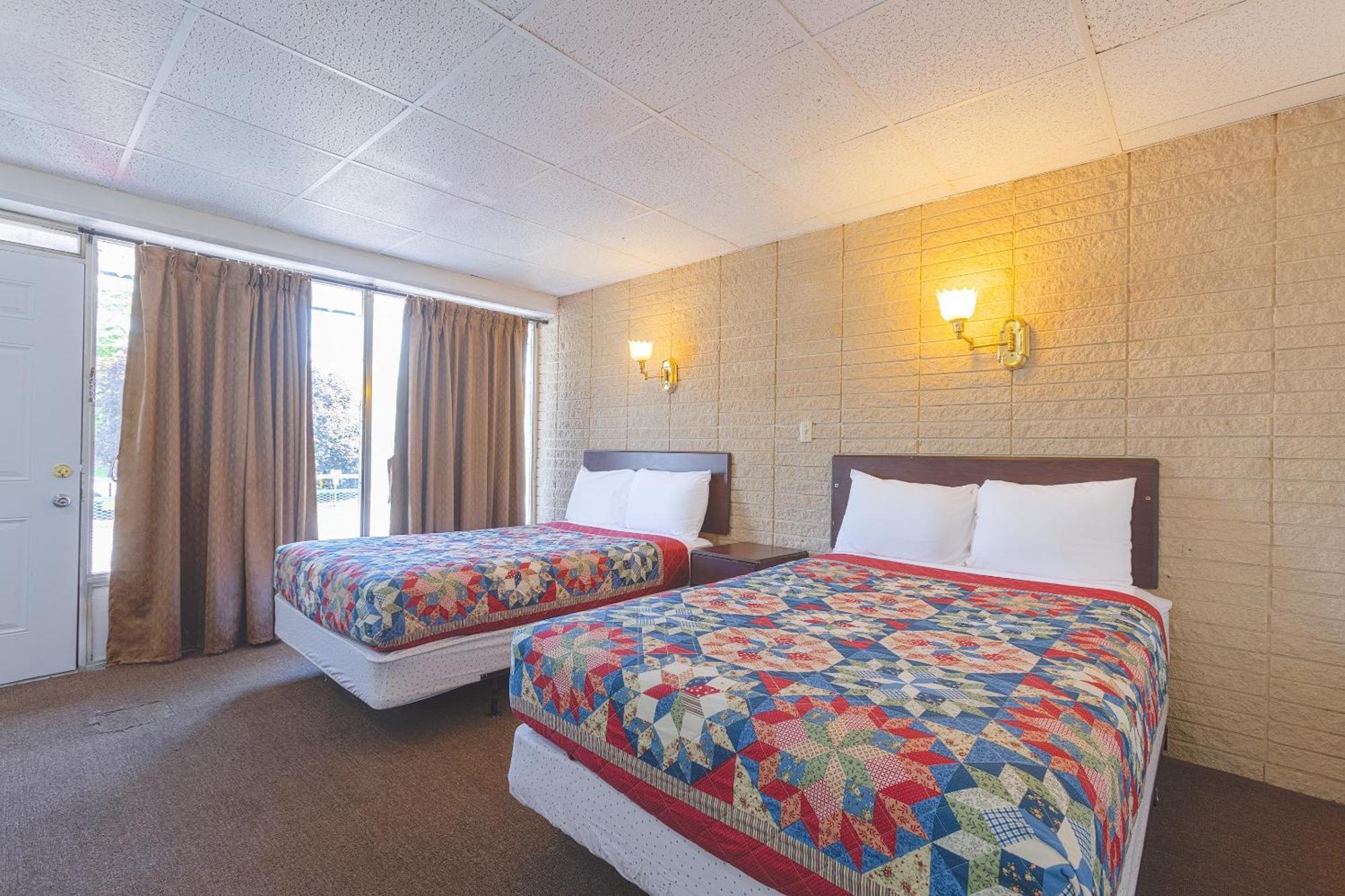 Sonrise Inn Lincoln Hwy By Oyo Breezewood Exterior photo